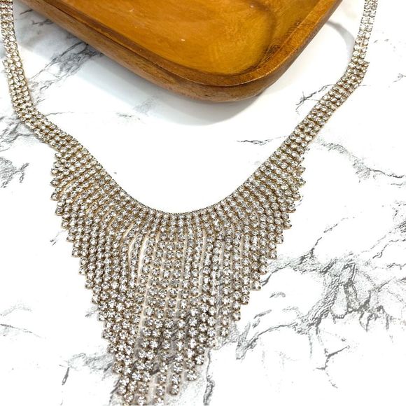 Vintage - V Shaped Rhinestone Crystal Streamer Curtain Necklace - Picture 3 of 8